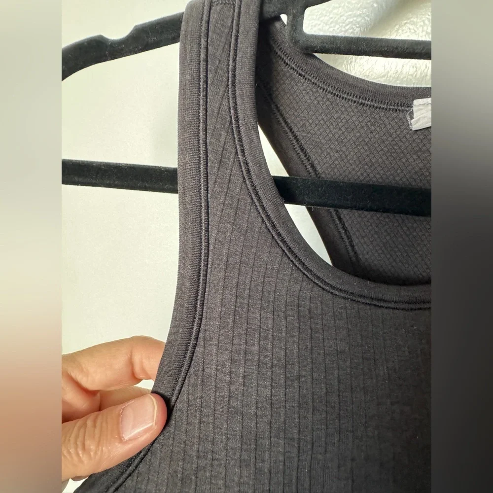 Lululemon Ebb to street crop tank - Picture 6 of 9